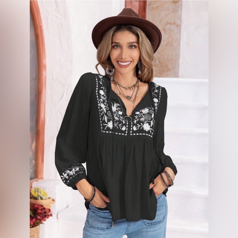 Graceful Floral Charm Balloon Sleeve Blouse